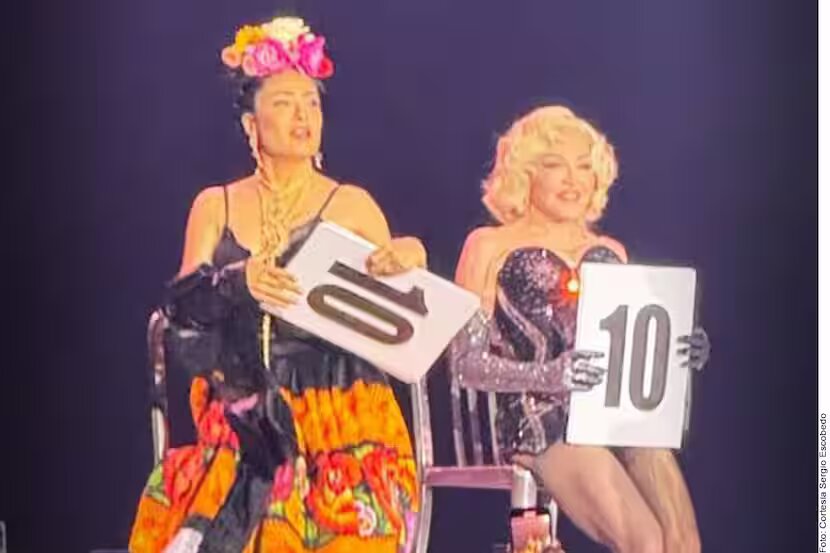 Salma Hayek sube al escenario con Madonna en su último concierto en la Ciudad de México